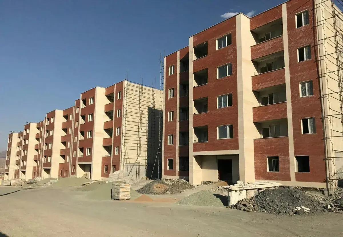 کارگران زیر فشار اجاره؛ دولت ساخت مسکن کارگری را گسترش می‌دهد