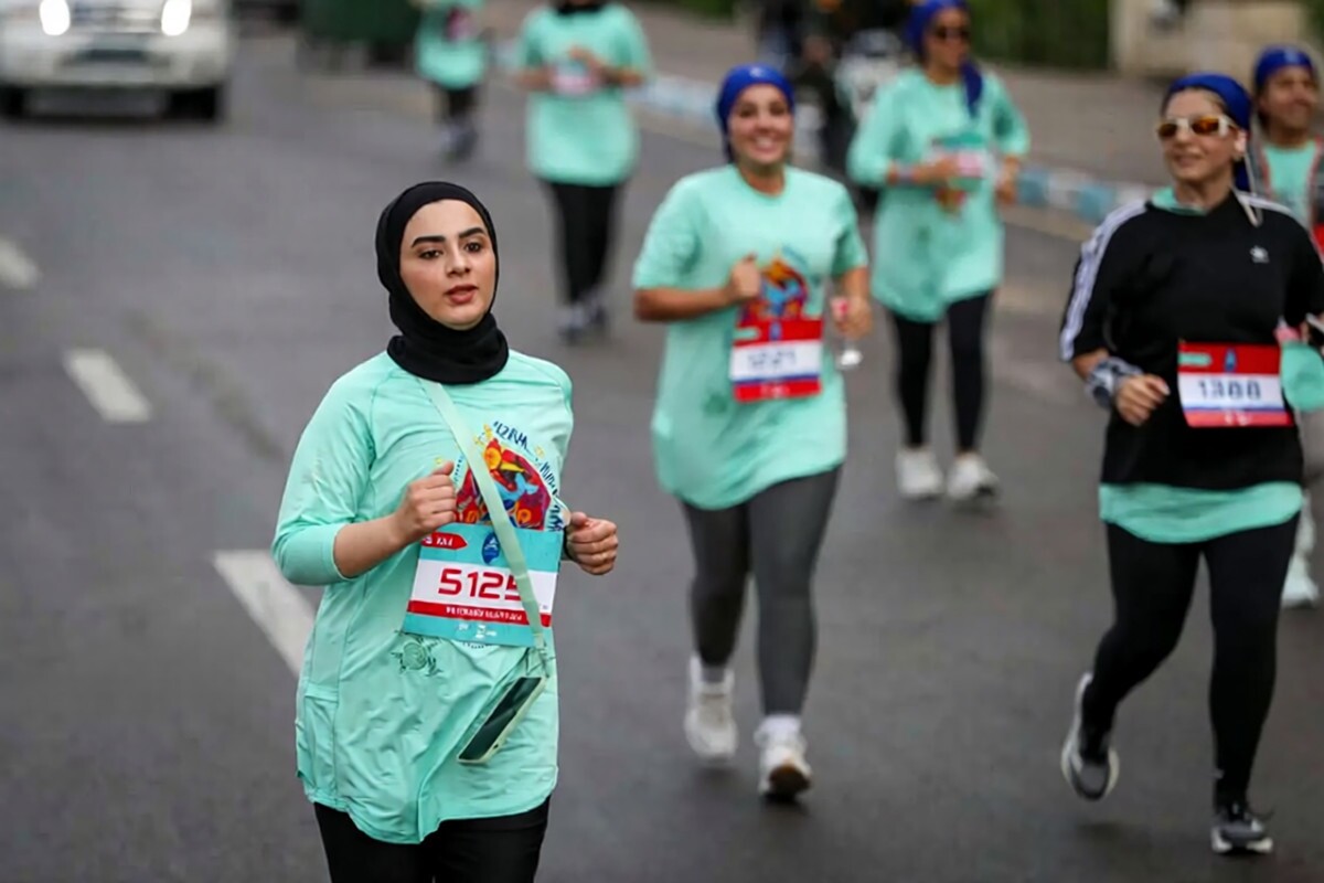 وضعیت حجاب زنان در ماراتن کیش سال ۱۴۰۲ در دولت ابراهیم رئیسی وضعیت حجاب زنان در ماراتن کیش سال ۱۴۰۲ در دولت ابراهیم رئیسی