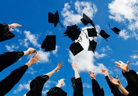 متن و پیام تبریک روز دانشجو | مجموعهای از زیباترین جملات و اشعار ۱۶ آذر تبریک روز دانشجو