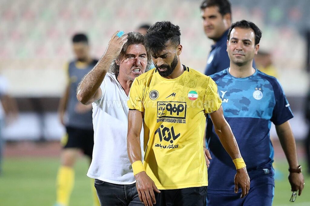 جنجال جدید در استقلال | ساپینتو: رضاییان اگر آرام نشود، به کمیته انضباطی میرود رضاییان