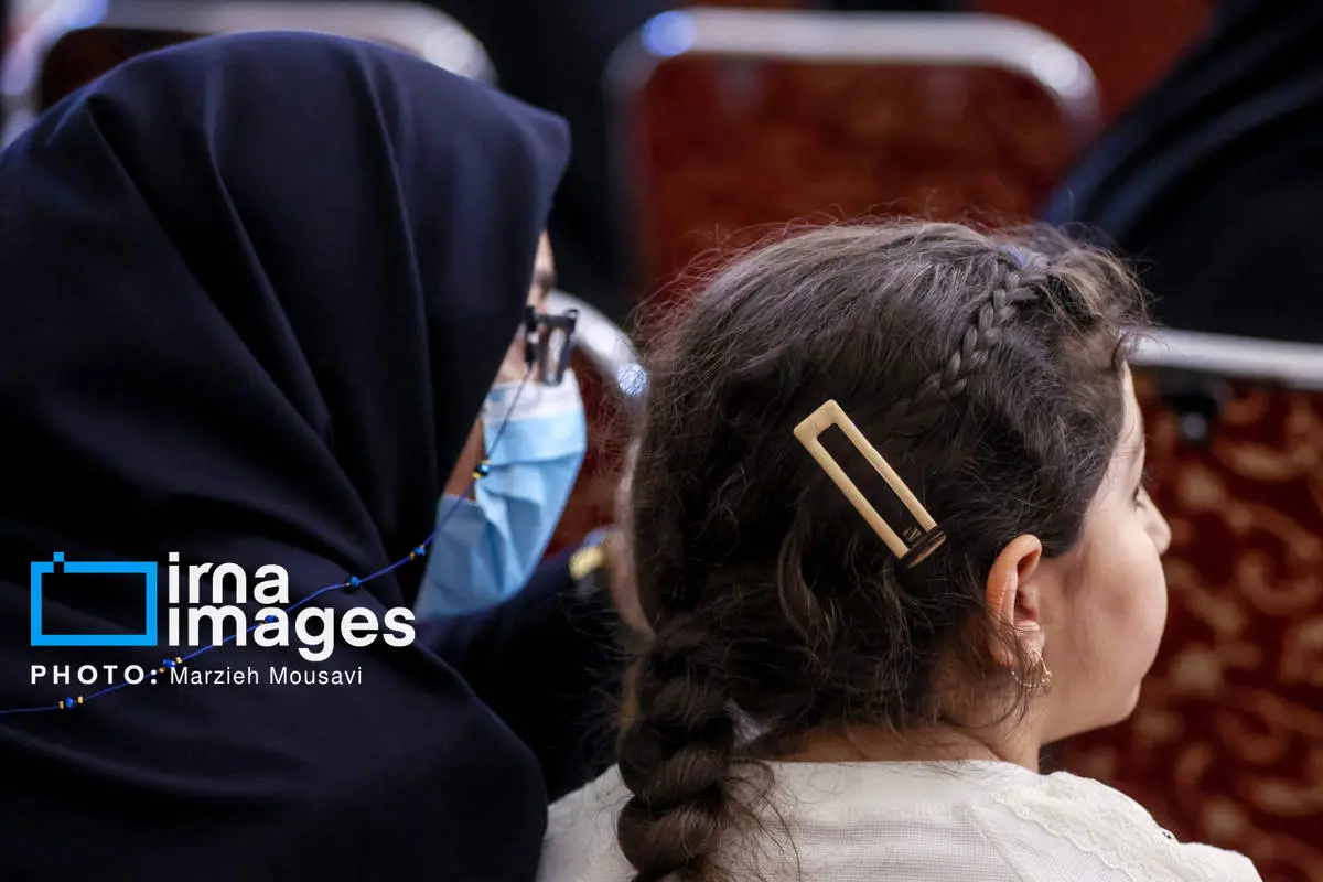 تصاویر عراقچی و همسرش در مراسم میلاد حضرت زهرا(س) تصاویر عراقچی و همسرش در مراسم میلاد حضرت زهرا(س)