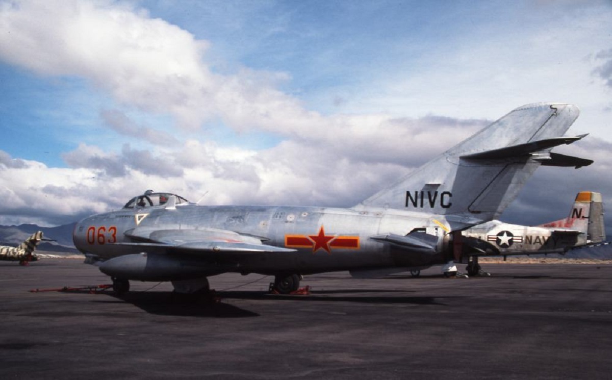 جنگنده جی-۵ چین