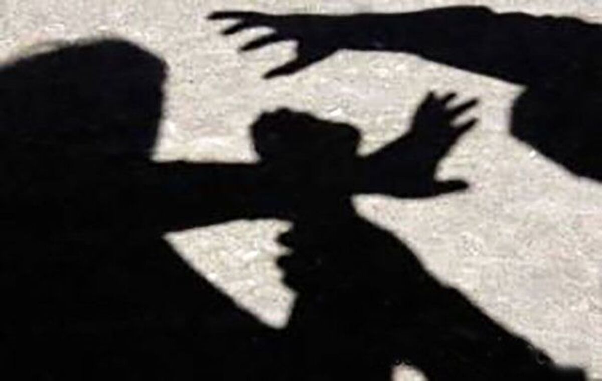 ببینید| حمله ۲ مهاجم چماق‌ به‌ دست به یک جوان در بلوار دانشجو مشهد!