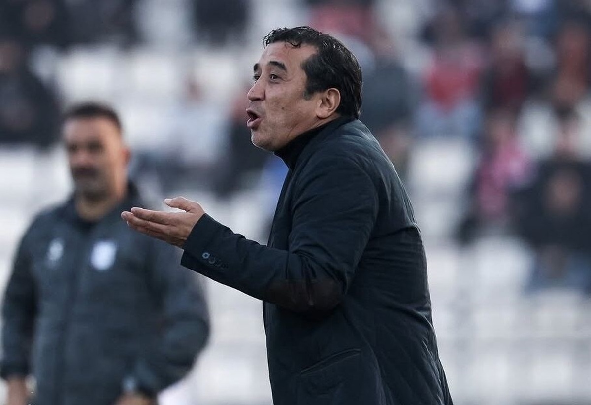 ببینید| واکنش جنجالی و ۱۸+ خداداد عزیزی به تماشاگران در بازی با ذوب‌آهن