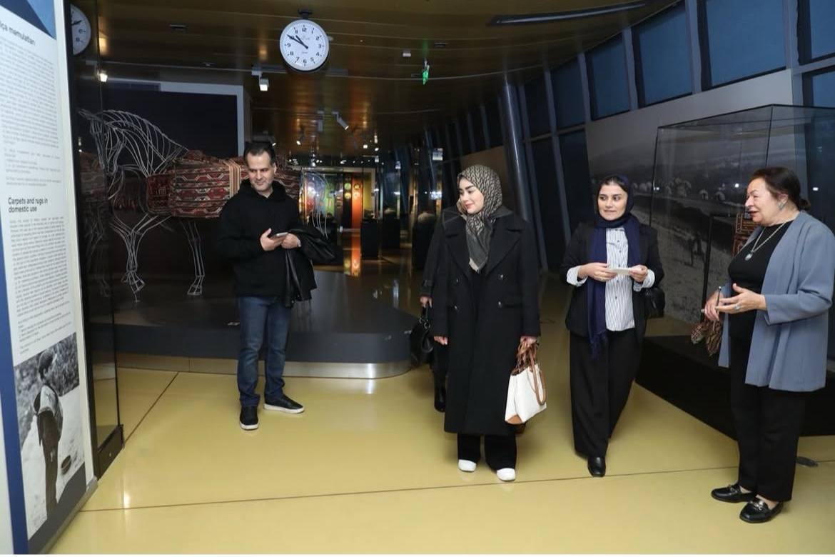 تصاویر| همسر و دختر عباس عراقچی در سفر به باکو تصاویر| همسر و دختر عباس عراقچی در سفر به باکو