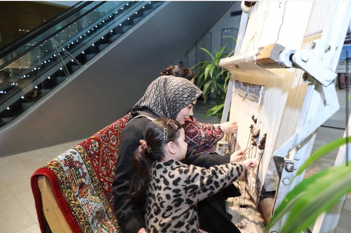 تصاویر| همسر و دختر عباس عراقچی در سفر به باکو تصاویر| همسر و دختر عباس عراقچی در سفر به باکو