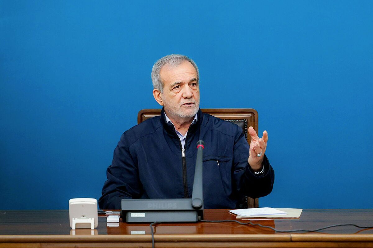 پزشکیان: زنان سازندگان جامعهاند؛ هیچگاه باور نداشتم زن کمتر از مرد است پزشکیان