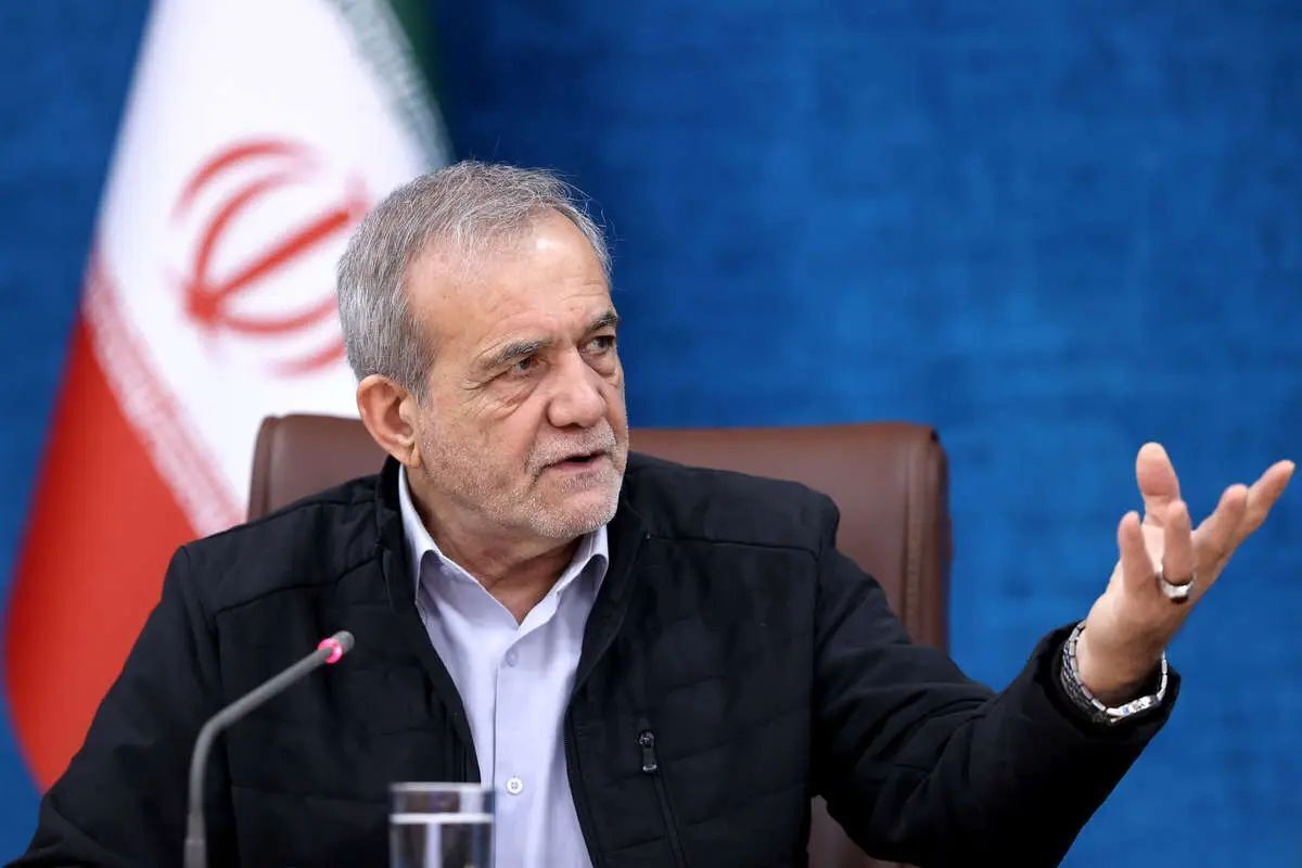 پزشکیان: تمام صنایع آب‌بر در سواحل جنوبی توسعه پیدا کنند