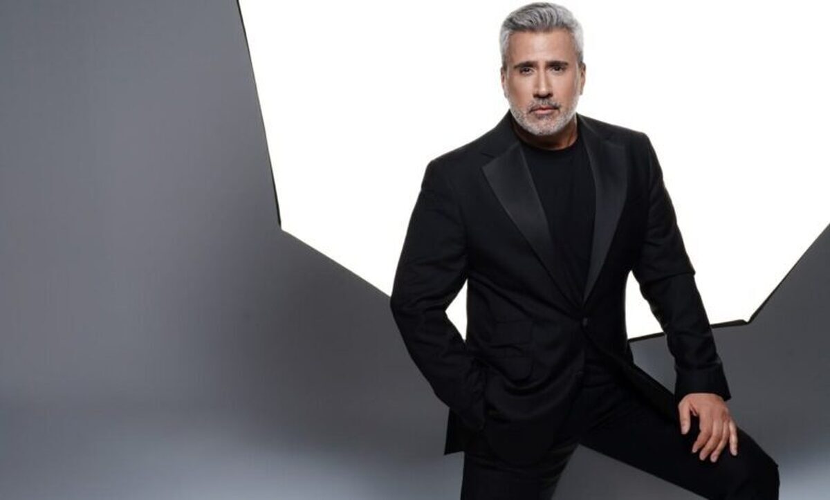 ببینید| خواننده معروف ترکیه بدون محافظ و بادیگارد در خیابان