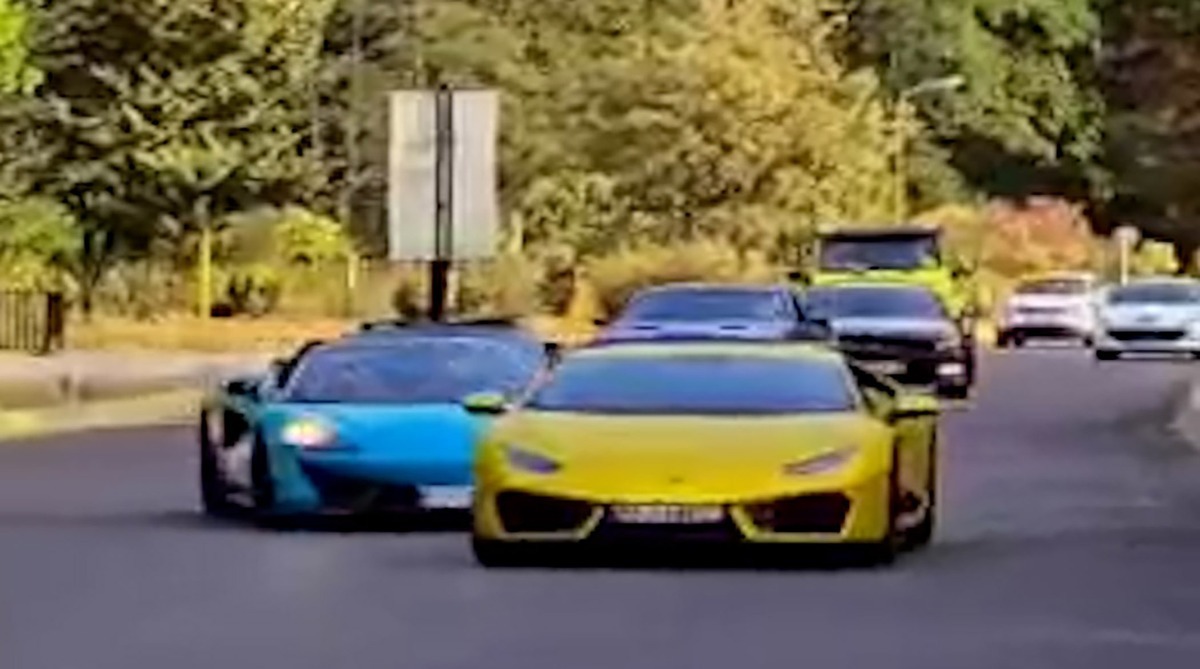 ببینید| اخلال در ترافیک با رژه خودروهای لوکس در شمال تهران