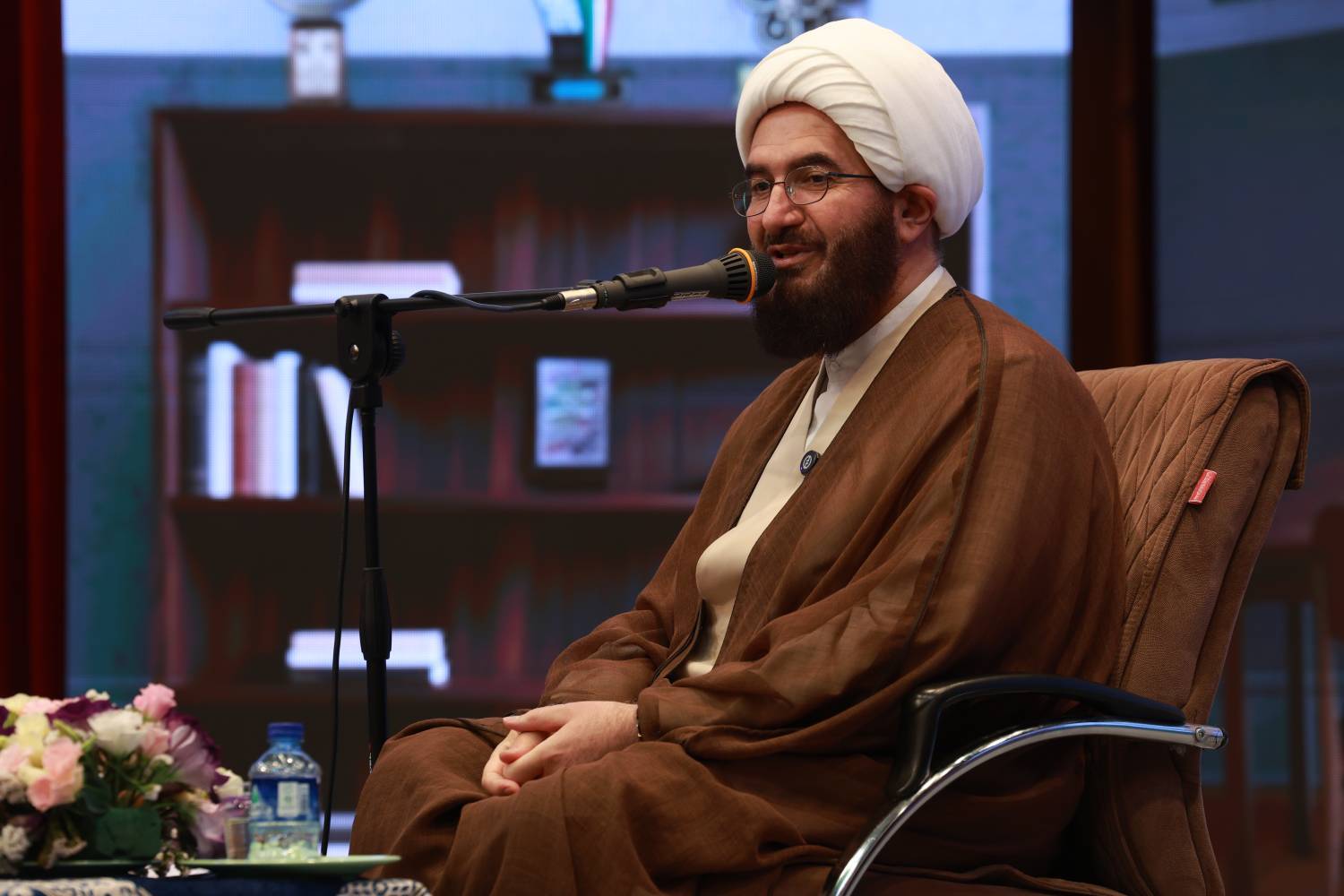 خطیب نماز جمعه تهران: بیعفتی عامل افزایش طلاق و فروپاشی خانوادههاست خطیب نماز جمعه تهران