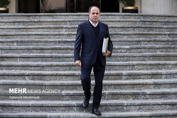 مسعود مدلل وزیر جهادکشاورزی را تغییر میدهد؟ | درباره پدرخوانده حوزه مافیای مواد غذایی که در رسانه و مجلس نفوذ دارد مسعود مدلل وزیر جهادکشاورزی را تغییر میدهد؟ | درباره پدرخوانده حوزه مافیای مواد غذایی که در رسانه و مجلس نفوذ دارد