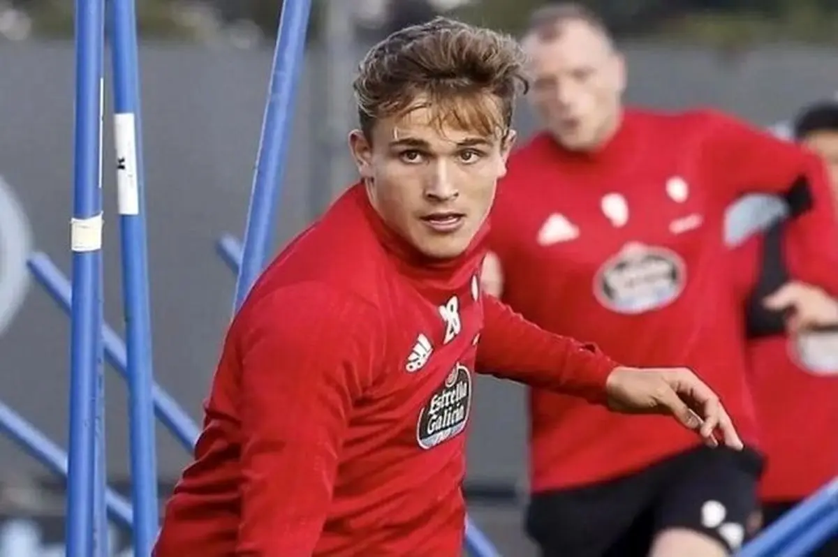 عکس | اولین واکنش دنیس اکرت به حضور در تیم ملی ایران: عمهام آناهیتا درگاهی در همه چیز از من حمایت میکند عکس | اولین واکنش دنیس اکرت به حضور در تیم ملی ایران: عمهام آناهیتا درگاهی در همه چیز از من حمایت میکند