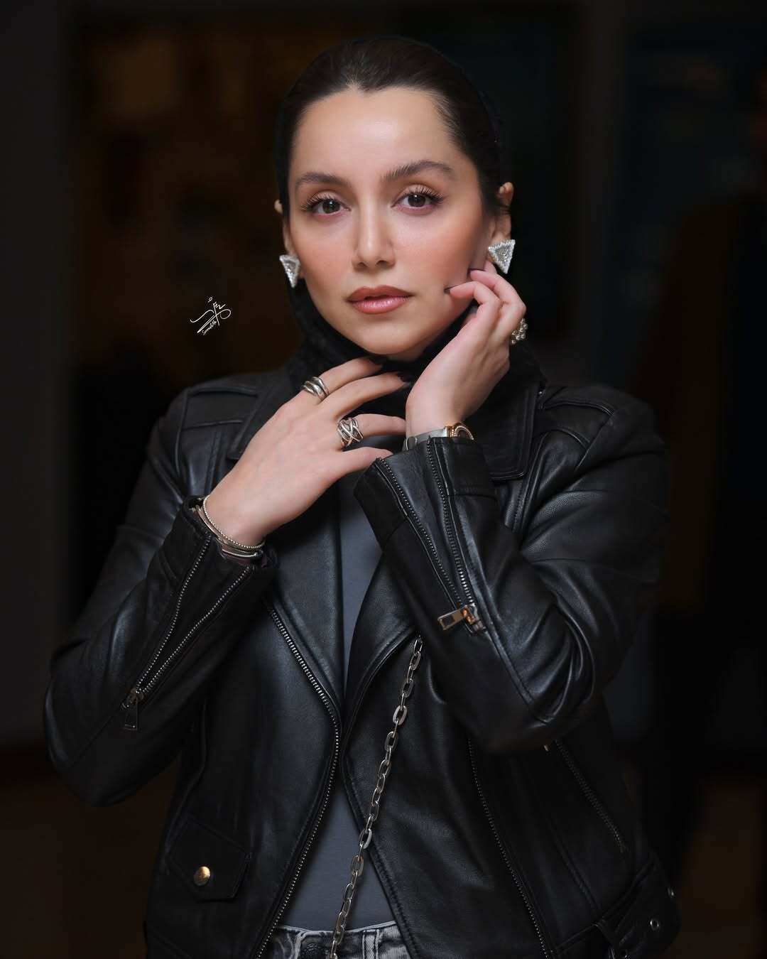 (عکس) استایل و ژستهای نازنین بیاتی مورد توجه قرار گرفت (عکس) استایل و ژستهای نازنین بیاتی مورد توجه قرار گرفت