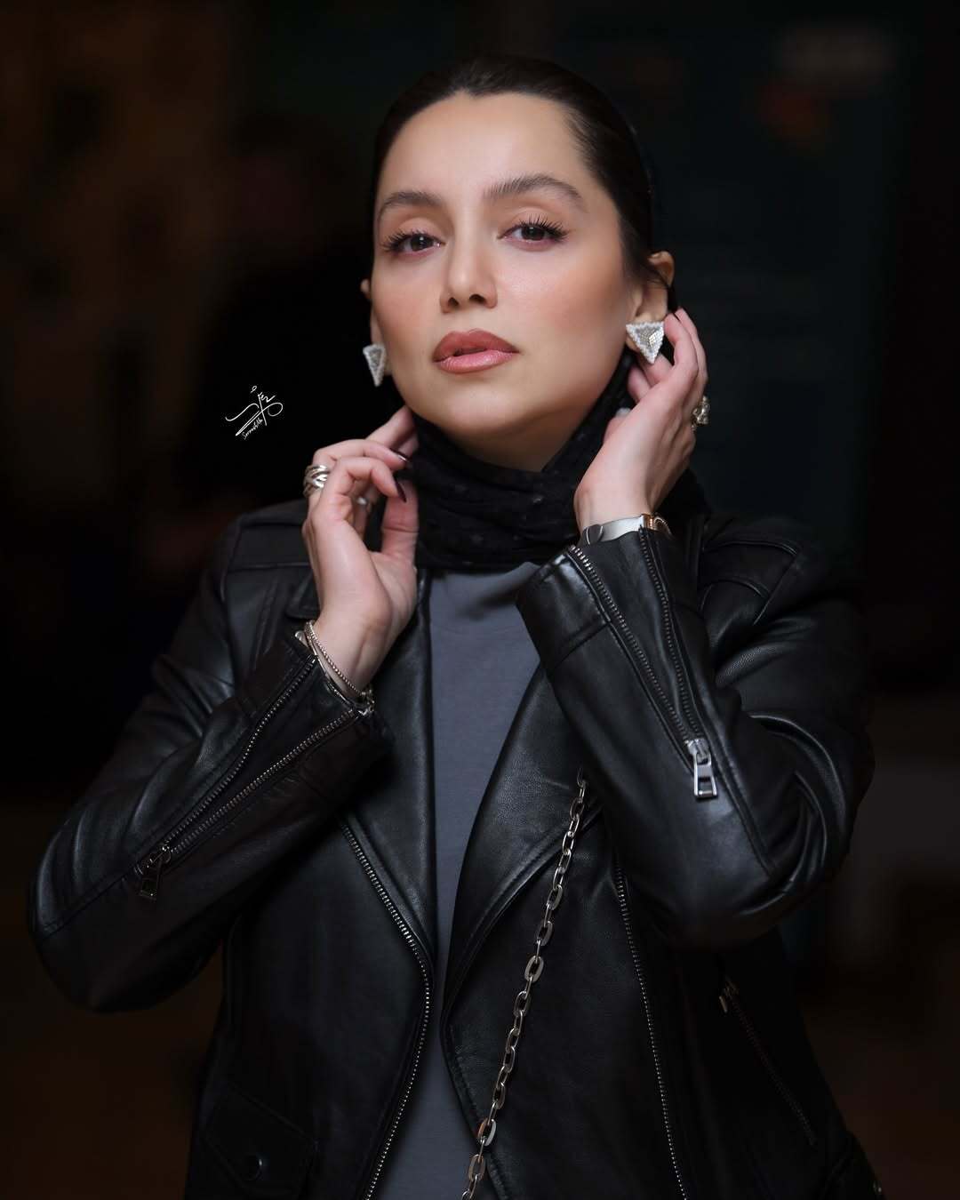 (عکس) استایل و ژستهای نازنین بیاتی مورد توجه قرار گرفت (عکس) استایل و ژستهای نازنین بیاتی مورد توجه قرار گرفت