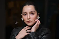 (عکس) استایل جدید و ژست‌های نازنین بیاتی مورد توجه قرار گرفت