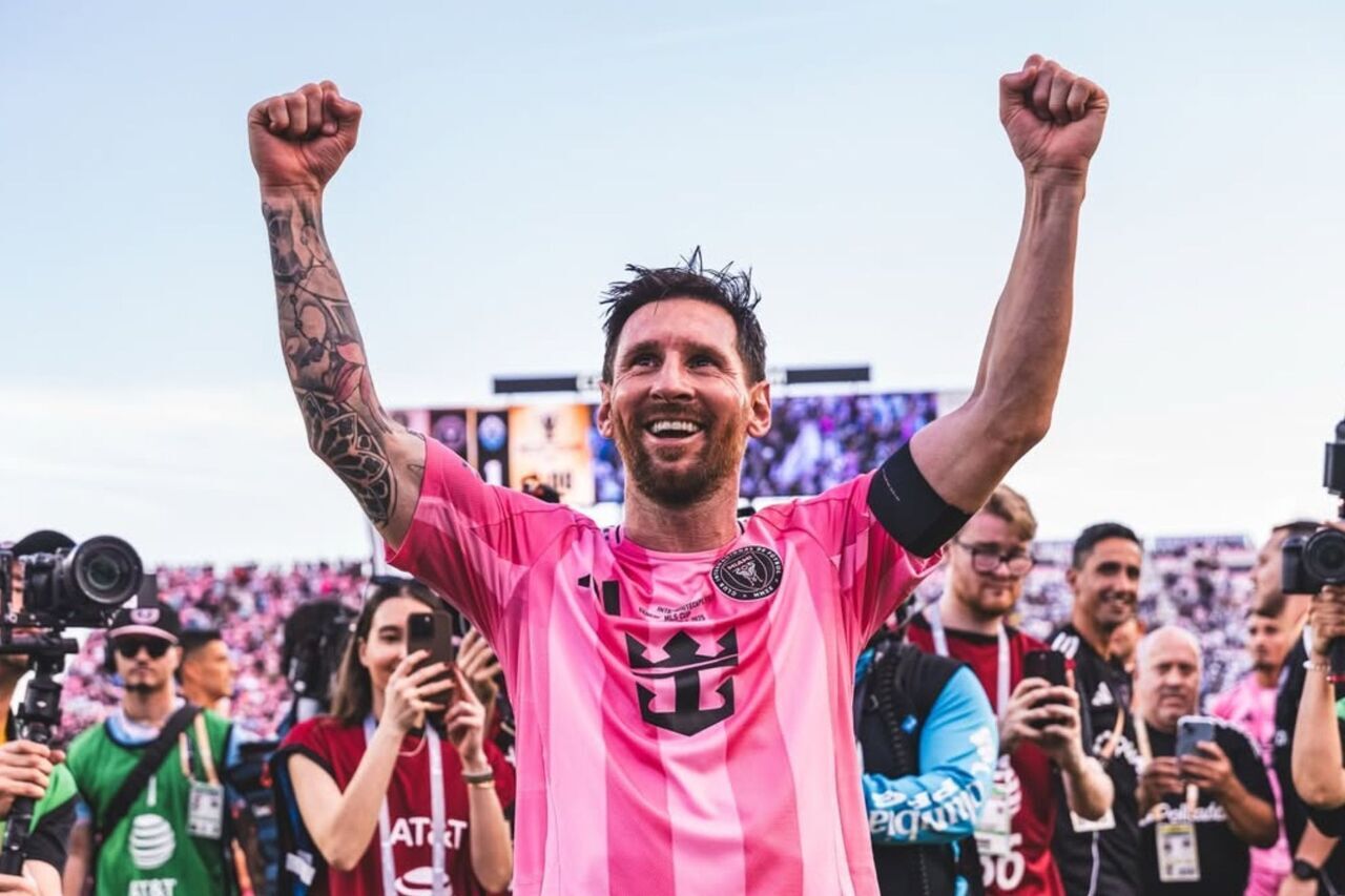 مسی و شاهرخ خان در یک قاب! +عکس