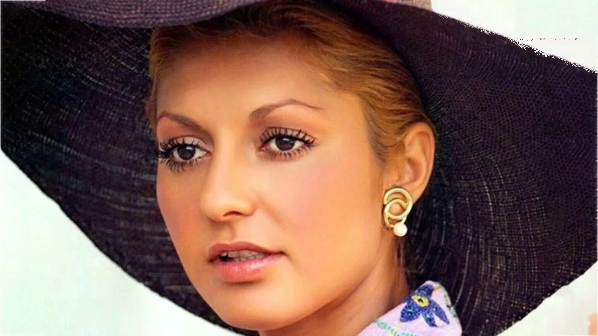 عکس قدیمی از فائقه آتشین در هتل شرایتون؛ روایتی از سال ۵۴