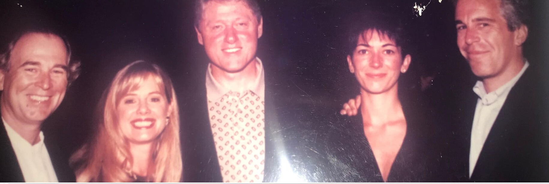 تصاویر رسوایی جدید جنسی اپسیتین ، رفیق شفیق | پایرترامپ، کلینتون و شاهزاده سابق بریتانیا هم به ماجرا باز شد + عکس تصاویر رسوایی جدید جنسی اپسیتین ، رفیق شفیق | پایرترامپ، کلینتون و شاهزاده سابق بریتانیا هم به ماجرا باز شد + عکس