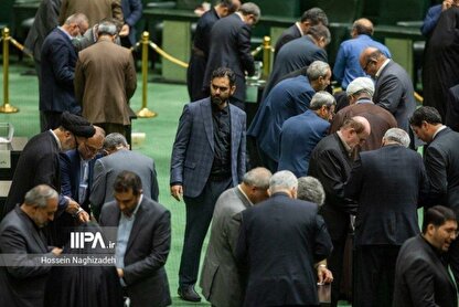 آمارهای غلط ثابتی از زندانیان مهریه و حقی که از زنان نابود میشود | این مجلس خانه ملت نیست! آمارهای غلط ثابتی از زندانیان مهریه و حقی که از زنان نابود میشود | این مجلس خانه ملت نیست!