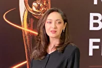 عکس| فیلمبرداری نیکی کریمی در یک قهوه‌خانه در لبنان؛ سال ۱۳۸۹