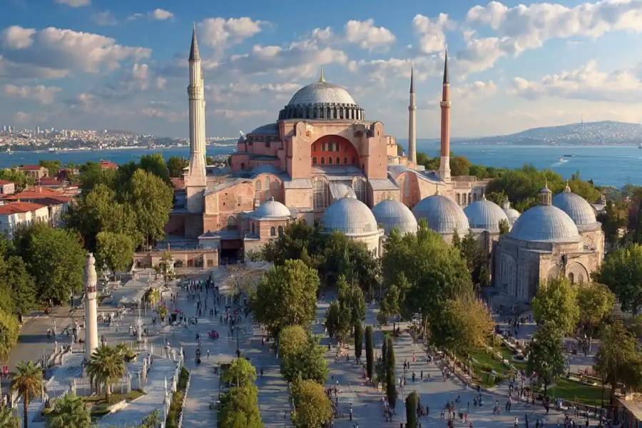 معرفی محبوبترین مسیرهای پرواز خارجی در بین ایرانیها معرفی محبوبترین مسیرهای پرواز خارجی در بین ایرانیها