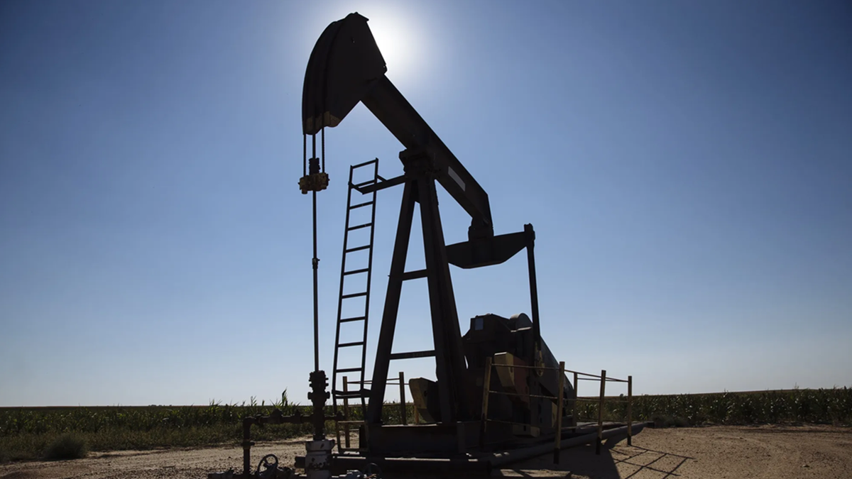 افزایش قیمت نفت در پی دستور ترامپ برای محاصره نفتکش‌های ونزوئلا