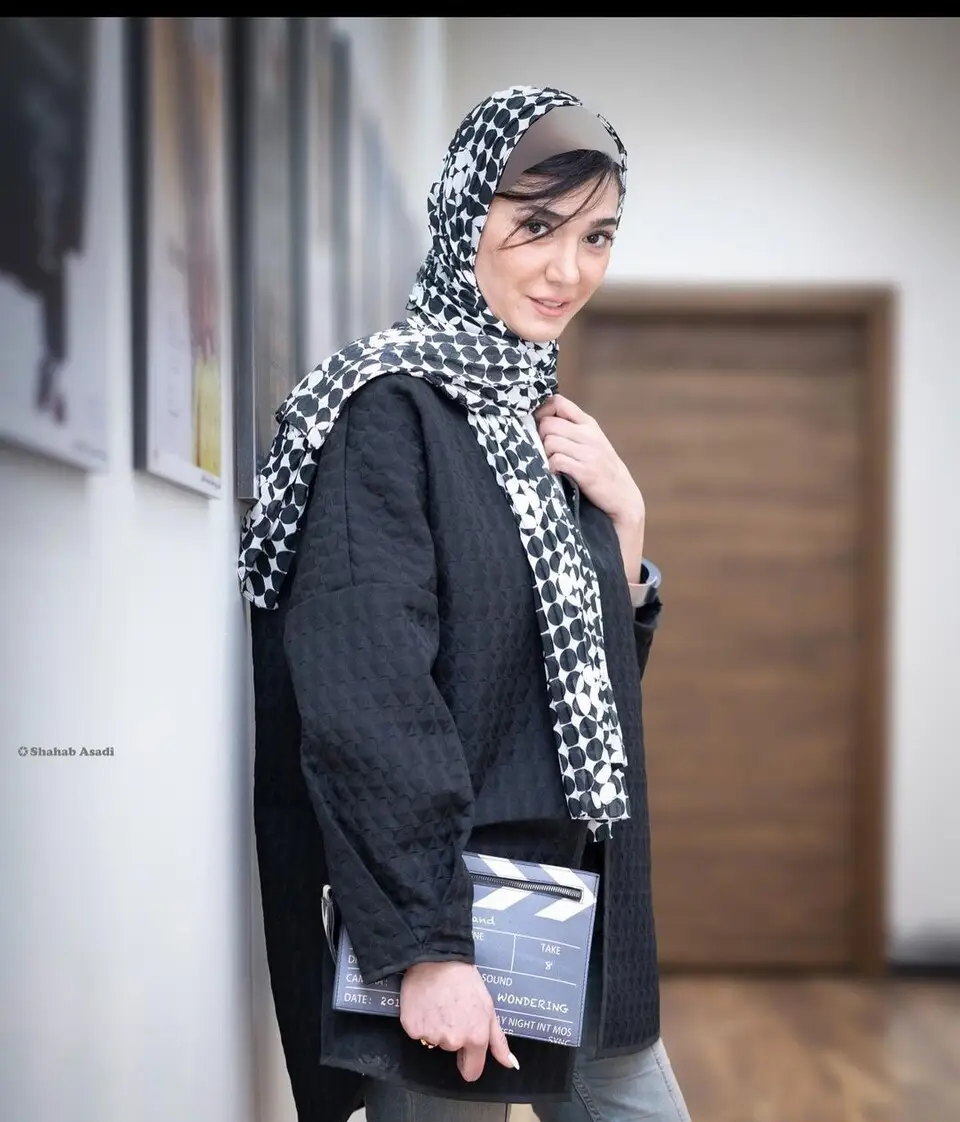 عکس| استایل کژوال مینا وحید با اکسسوری جذابش