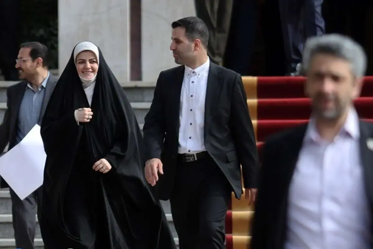 انتقاد روزنامه جوان از همراهی دختر و داماد رئیس‌جمهور در سفر خارجی