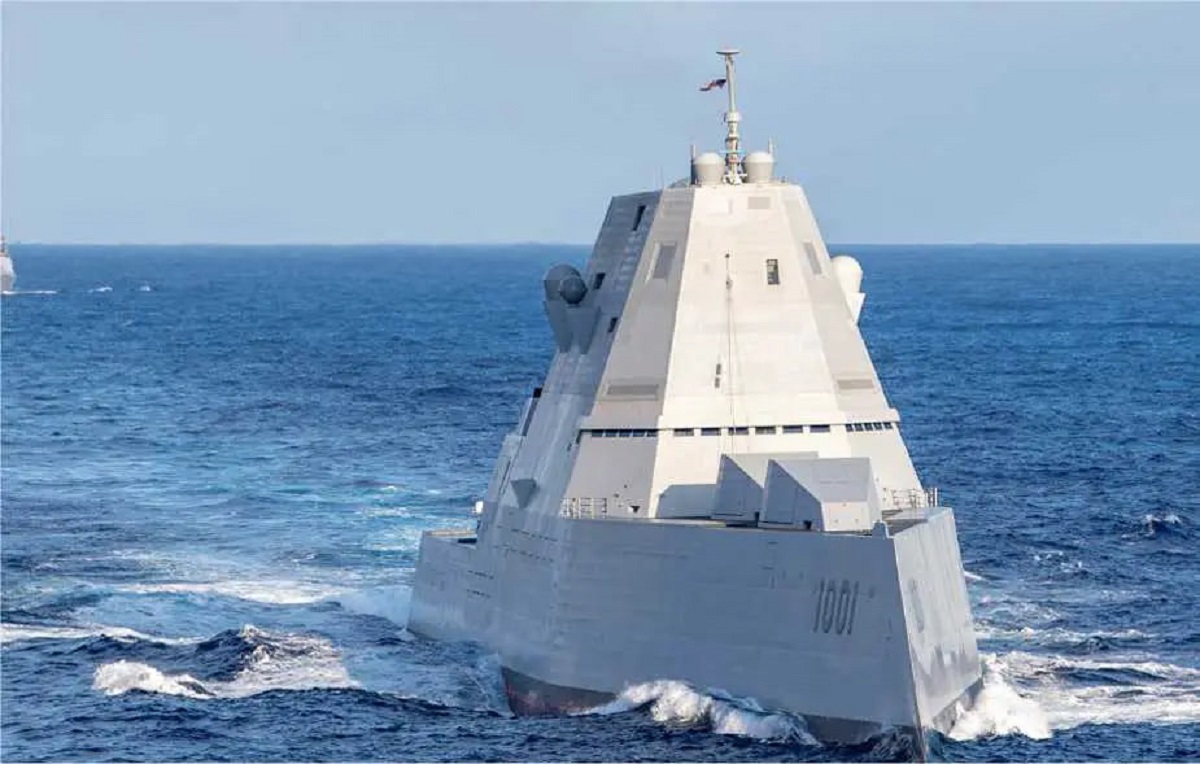 ناوشکن کلاس زوموالت