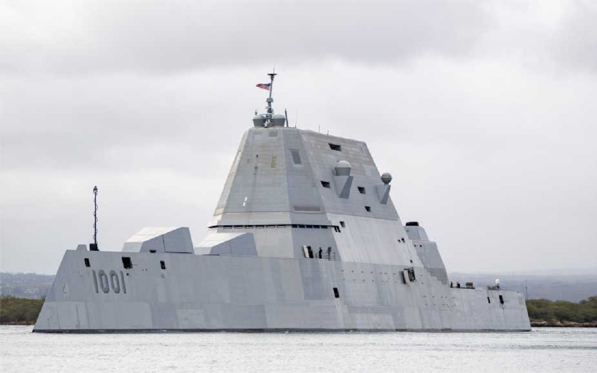 ناوشکن کلاس زوموالت