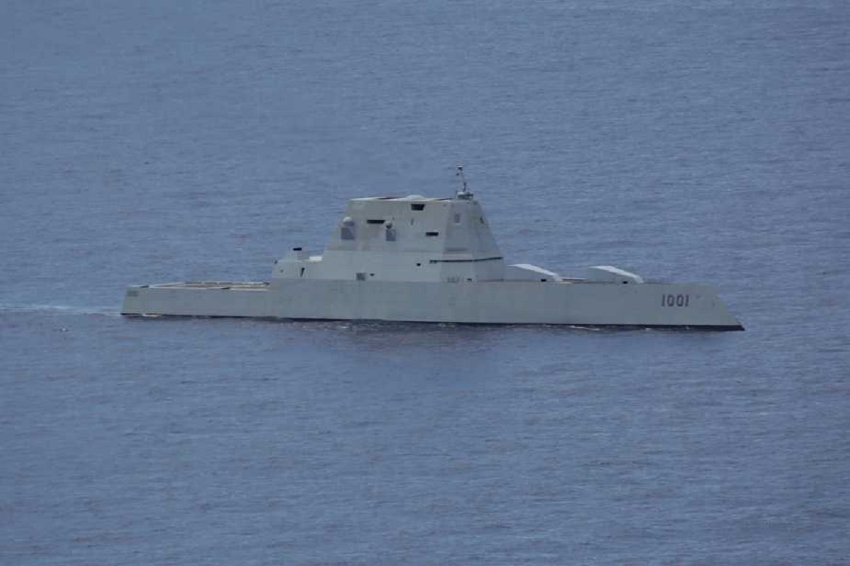 ناوشکن کلاس زوموالت