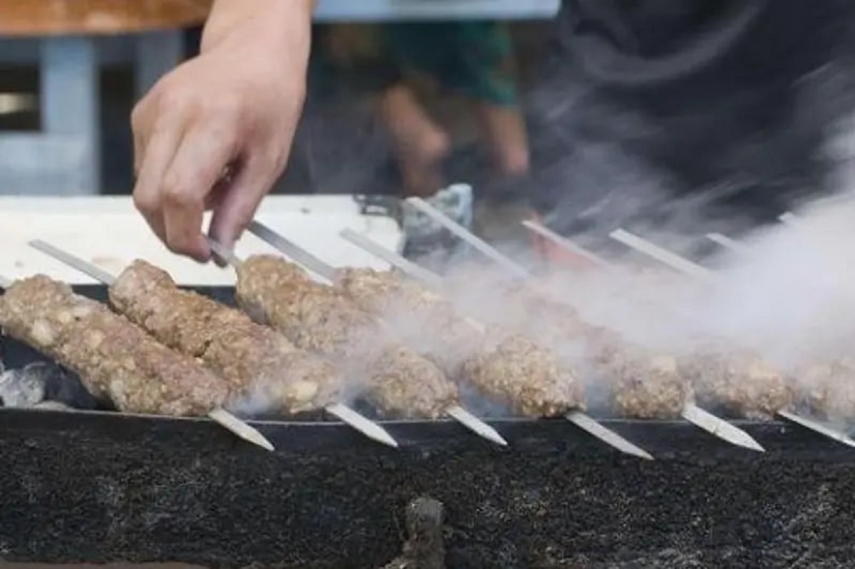 ببینید| علت اصلی ارزان بودن غذای برخی کبابی‌های کشور!