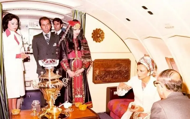 عکس| فرح پهلوی در اولین بویینگ ۷۴۷ اس پی سال ۱۳۵۵ عکس| فرح پهلوی در اولین بویینگ ۷۴۷ اس پی سال ۱۳۵۵