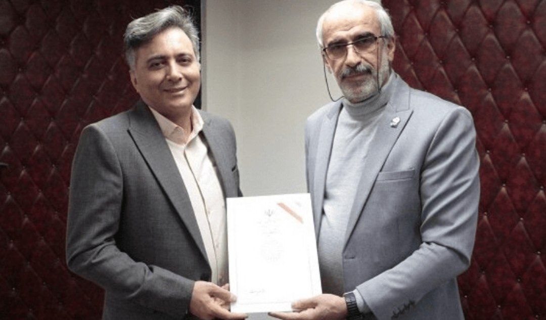 مجید اخشابی در دانشگاه پیام نور پست گرفت