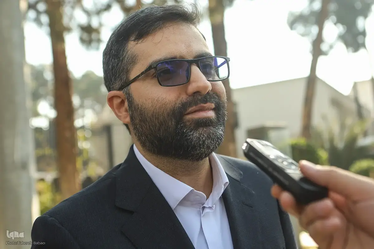 مدارک تحصیلی سقاب اصفهانی لو رفت | لیسانس پیام نور و دانشجوی اخراجی دکترای پردیس مجازی تهران