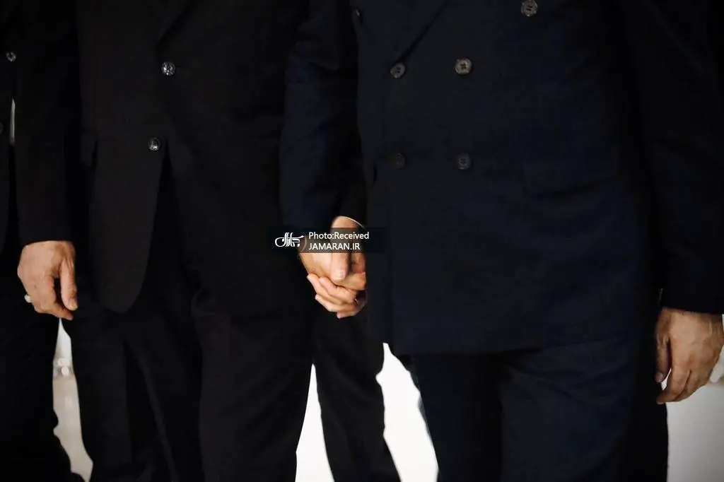 عکس| ژست پرتکرار لاریجانی در ملاقات های رسمی؛ دیپلماسی دستگیری عکس| ژست پرتکرار لاریجانی در ملاقات های رسمی؛ دیپلماسی دستگیری