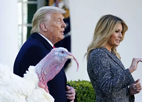 ببینید| ترامپ ادای بوقلمون درآورد!