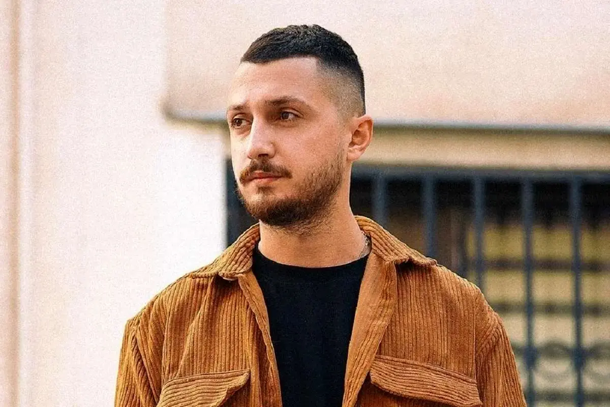 ببینید| محمدرضا شایع، رپر معروف ایرانی در ورزشگاه استمفورد بریج محاصره شد!