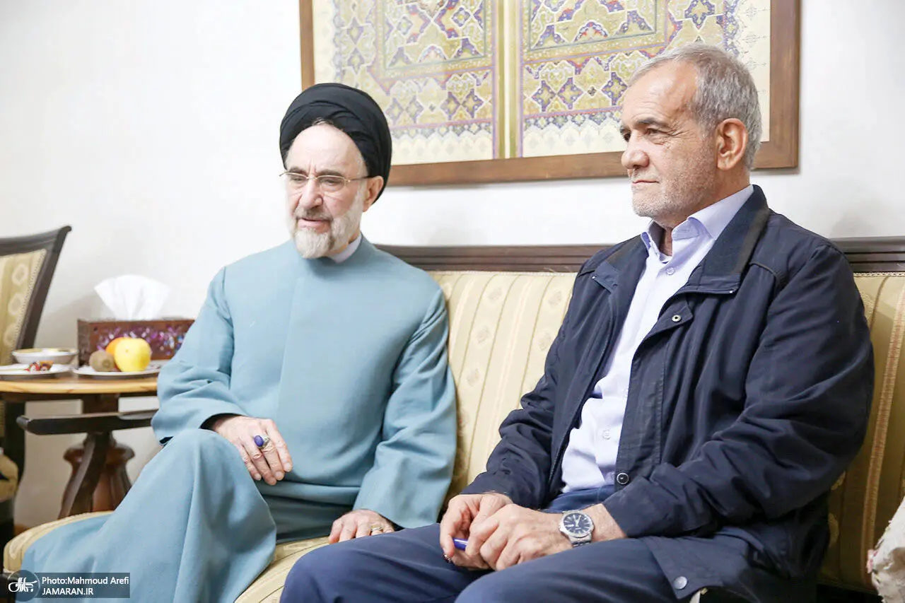 کالبدشکافی چالش همیشگی در پاستور؛ آیا دولت پزشکیان میتواند قفل اختیارات را بشکند؟ پزشکیان و خاتمی