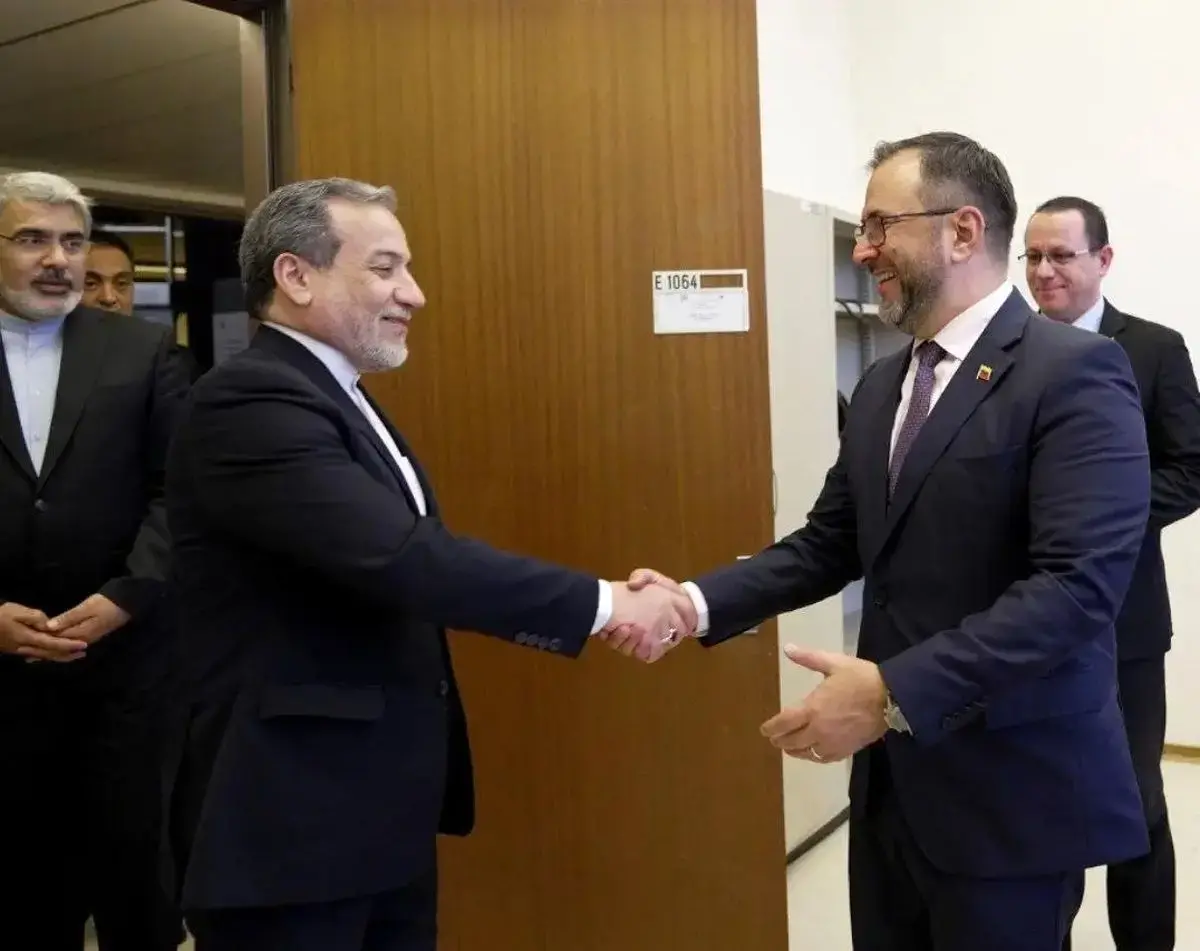 ایران و ونزوئلا بر گسترش روابط و مقابله با فشارهای آمریکا تأکید کردند