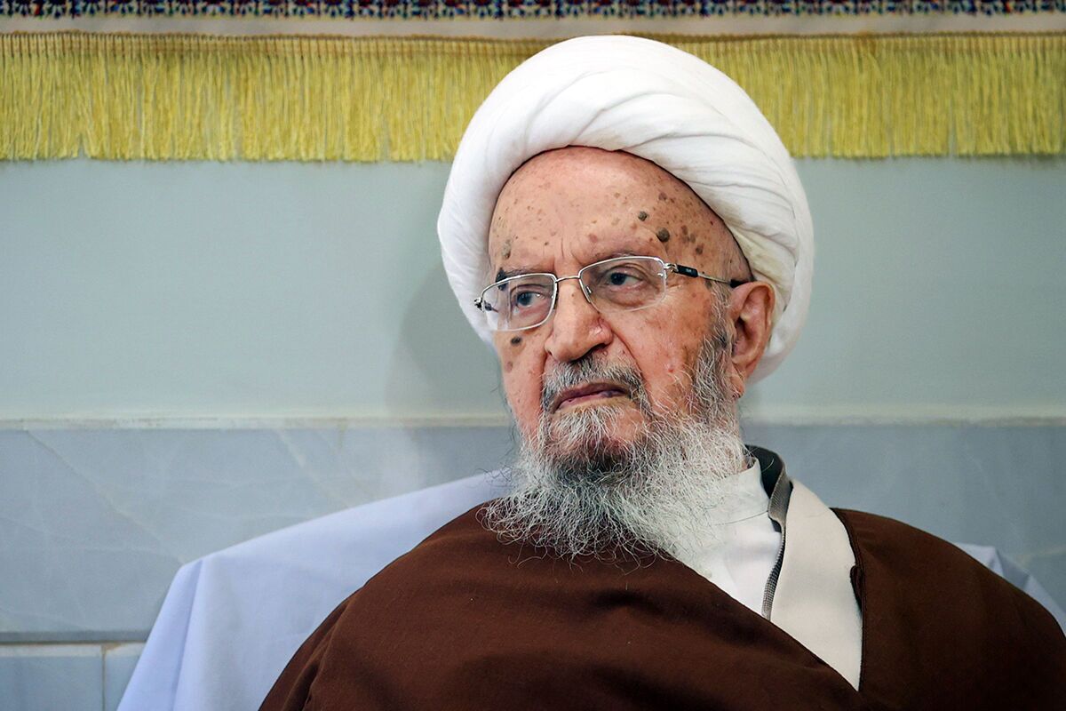 مکارم شیرازی: استغفار راهکار رفع خشکسالی و بحران جمعیت است مکارم شیرازی