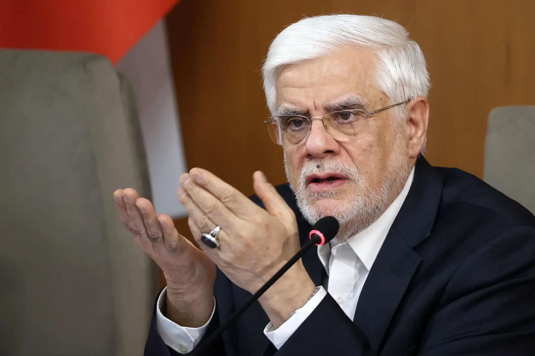 عارف: هیچ راهی جز اصلاحات ساختاری نداریم عارف