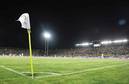 ببینید| وضعیت ورزشگاه و آلودگی در فاصله کمتر از یک ساعت مانده به بازی استقلال و الوصل