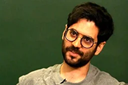 بامداد افشار کیست؟| از موسیقی متن سریال پرطرفدار پوست شیر تا اجرای جذاب و تعاملی اش در برنامه کارناوال