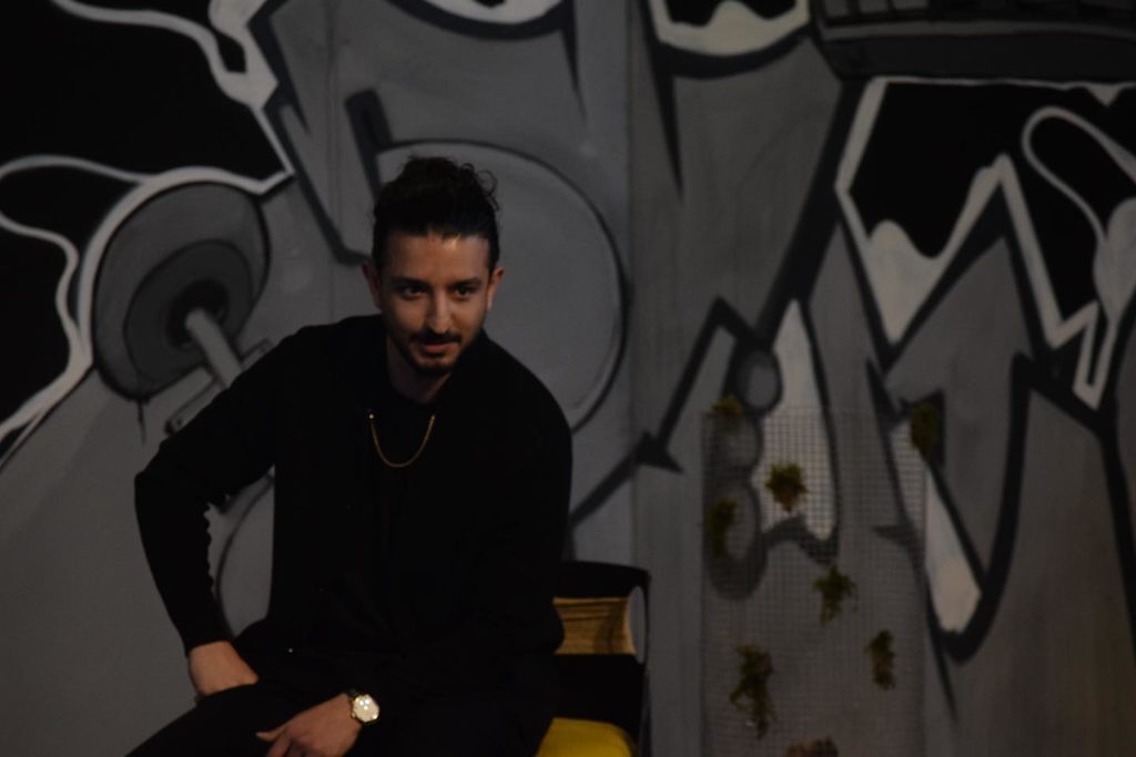 سینا ساعی کیست