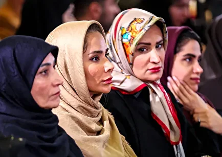 تصاویر همسر و دختران اسحاق جهانگیری در مراسم رونمایی از کتاب «در اندیشه ایران»