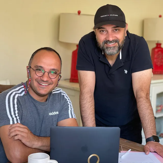 برزو ارجمند کیست؟| بازیگر با سابقه طنز؛ از دیدار با ابی تا پشیمانی از مهاجرت برزو ارجمند در کنار رامبد جوان