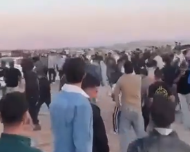 ببینید| درگیری شدید بین مردم و پلیس در پیست موتورسواری شیراز