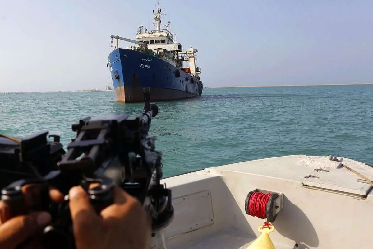 توقیف کشتی حامل ۳۵۰ هزار لیتر سوخت قاچاق در خلیج فارس توقیف کشتی سوخت قاچاق